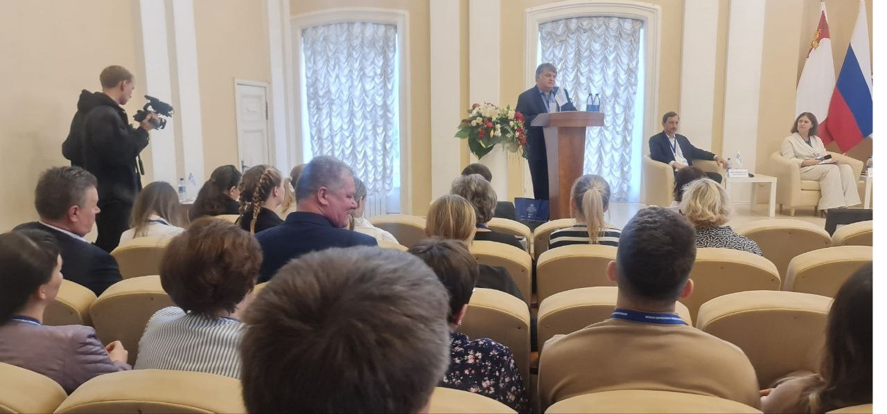 Директор НИИСФ РААСН И.Л.Шубин выступил с приветственным словом на открытии II Межрегиональной конференции развития строительной отрасли «Создание территории комфорта»