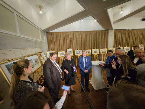 Фото материала